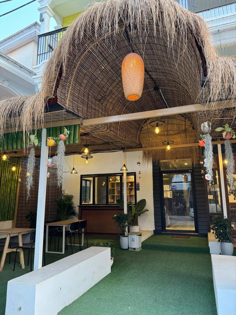 The Hive Hotel Siem Reap Exterior foto